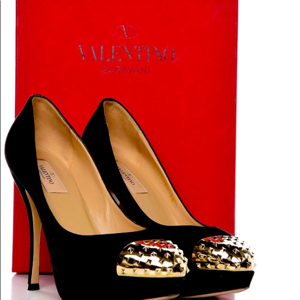 Valentino Sueded Rockstad Cap toe platform pumps